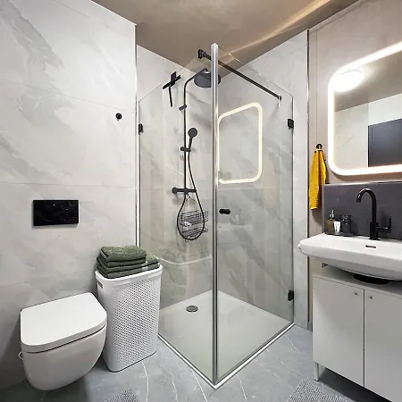 アパート Bonquartier - Design Mit Balkon, Arbeitsplatz Und Parkplatz *