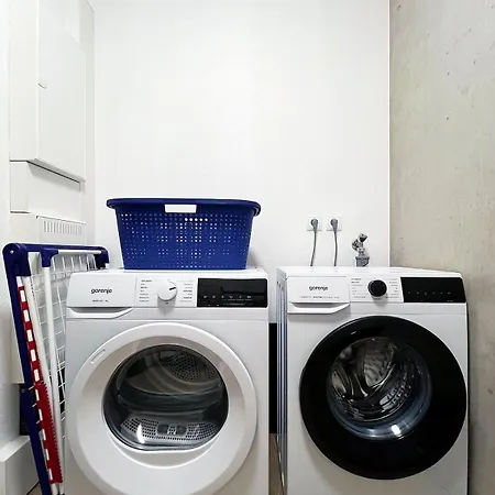 Bonquartier - Design Mit Balkon, Arbeitsplatz Und Parkplatz アパート Wachtberg